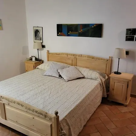 Casa Howard , * Acquapendente